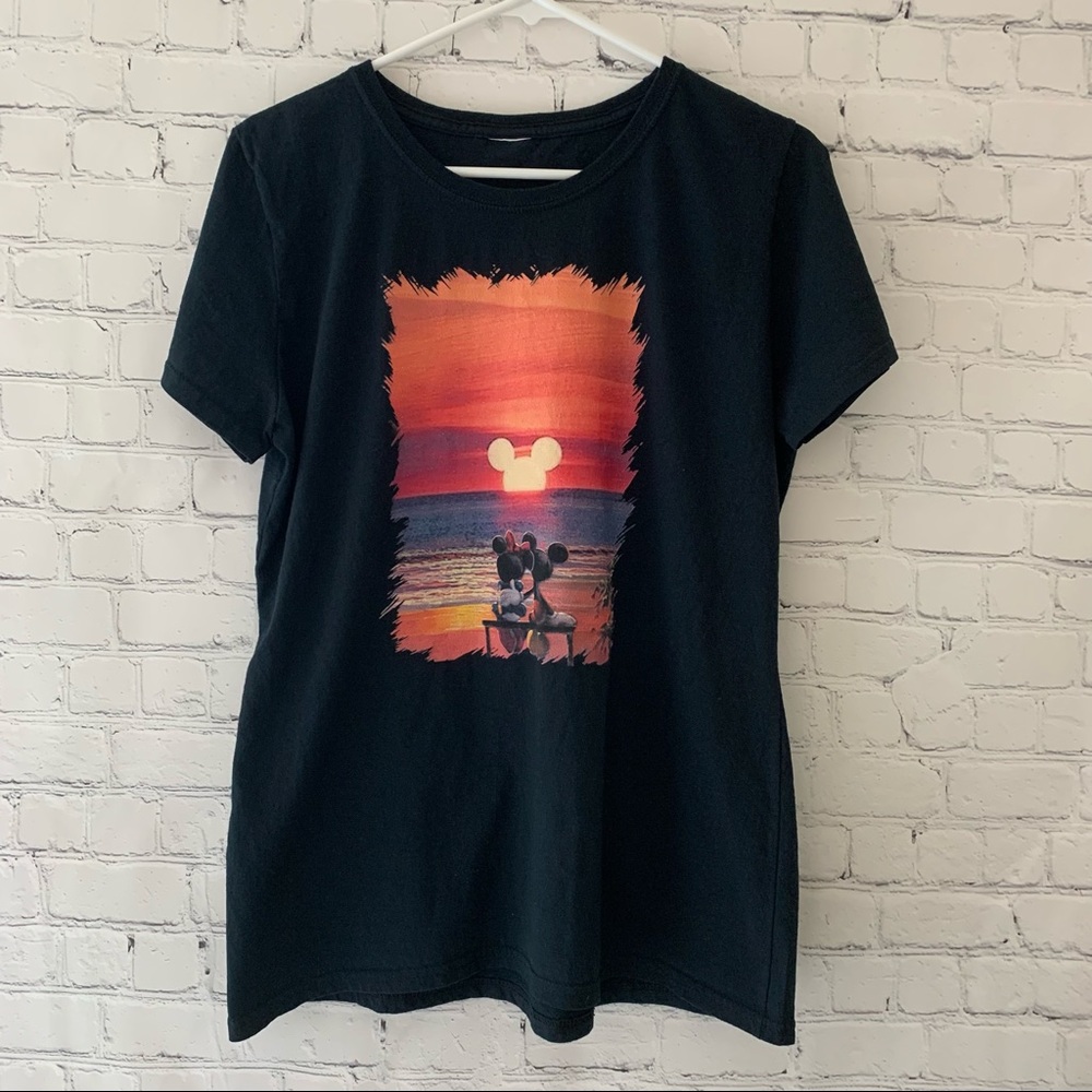 Mickey and Minnie Mouse Disney graphic short sleeve tee shirt | size Large